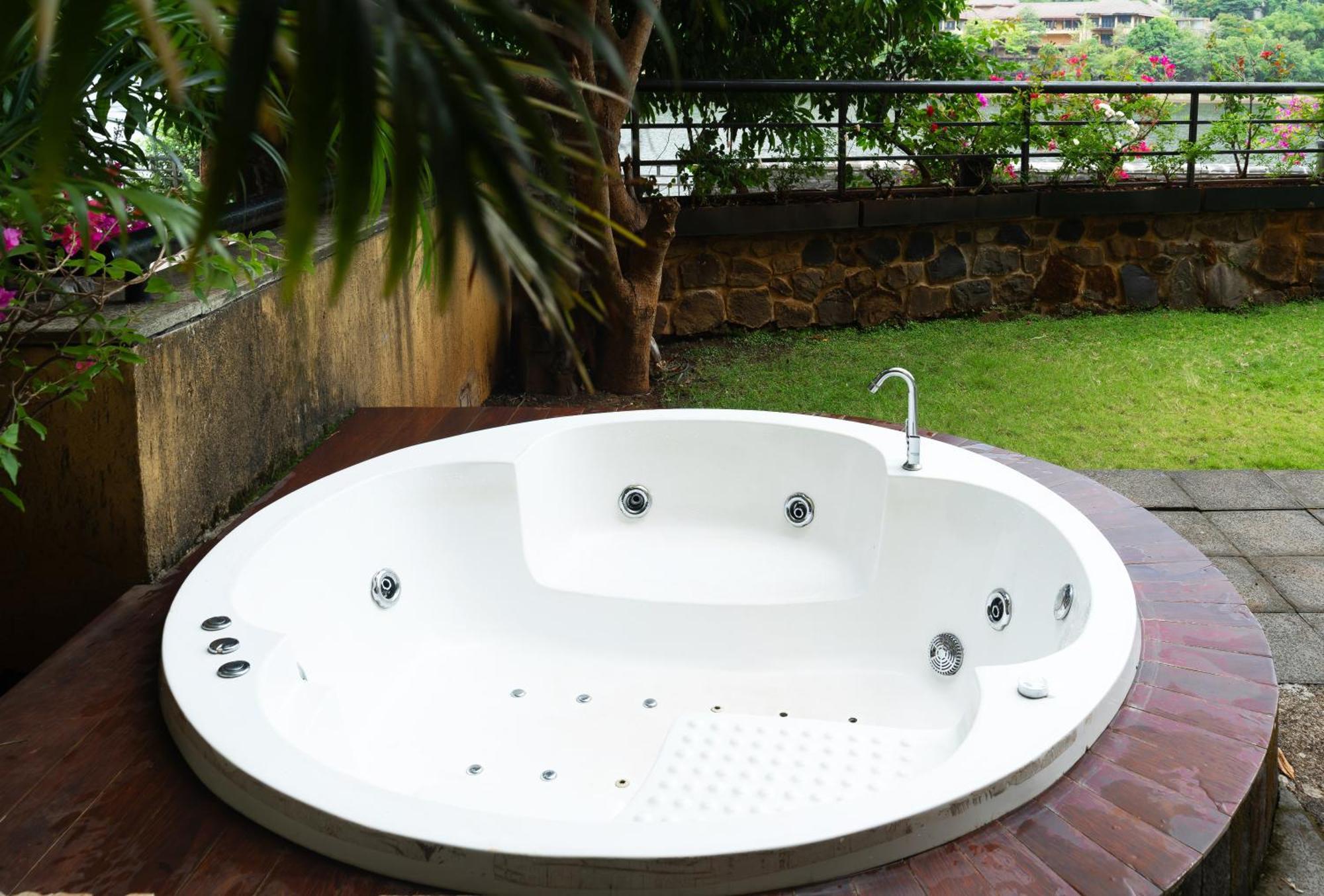 Lavasa Holiday Home Esterno foto